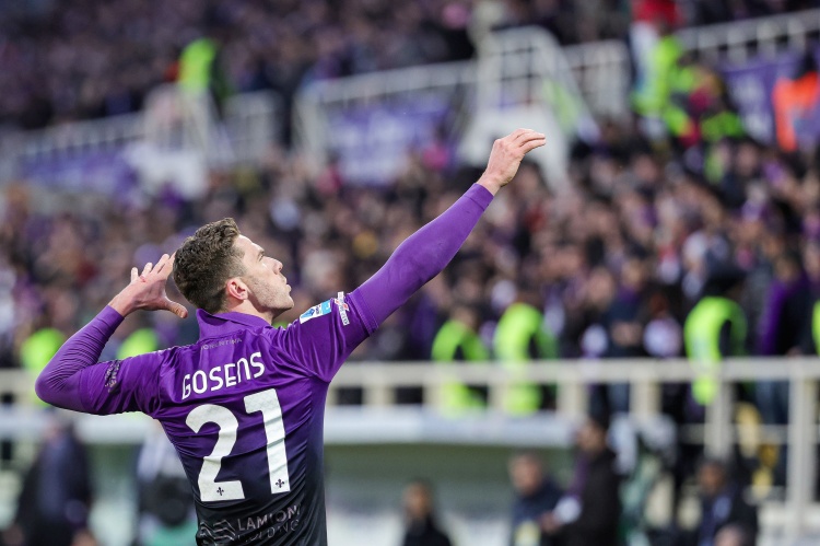 入乡随俗！归化国脚塞尔吉尼奥和家人一起包饺子，妻子晒年夜饭